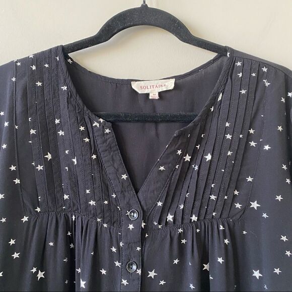 Solitaire-metallic Star Print Loose Blouse - Picture 3 of 10